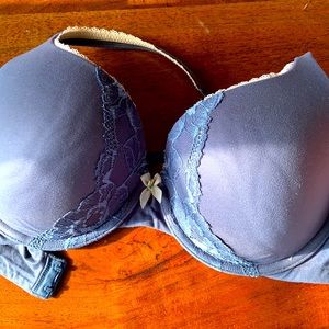 Victoria Secret Body by Victoria Bra 34 DD